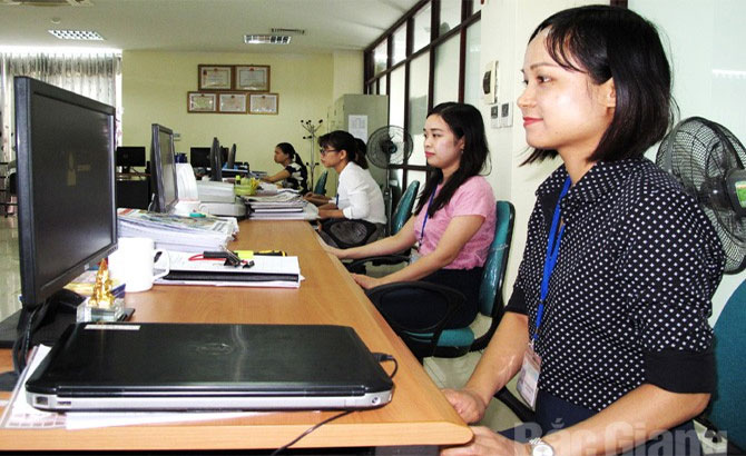 Bac Giang: E-tax payments benefit both firms, taxation sector