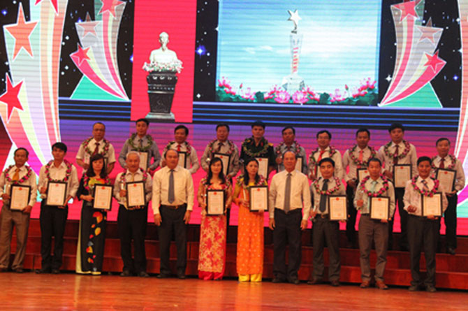 {keywords} {keywords}