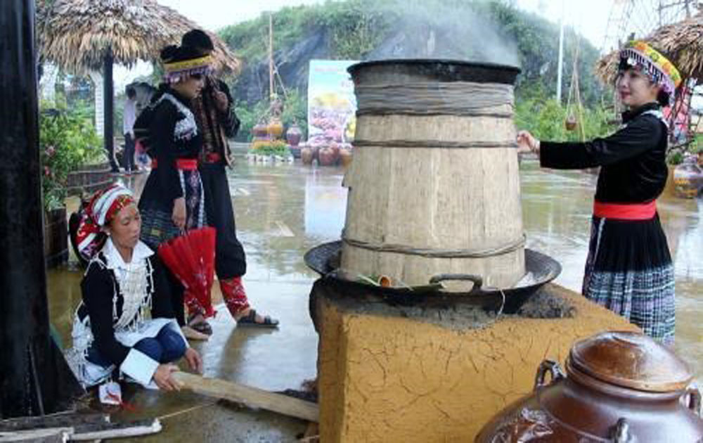 Northwest cuisine festival kicks off in Lao Cai