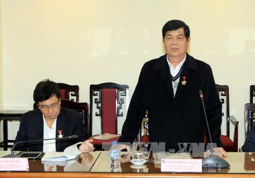 {keywords} {keywords}