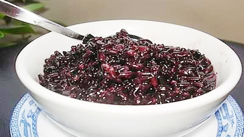 Red glutinous rice wine - A special drink in Thanh Hoa