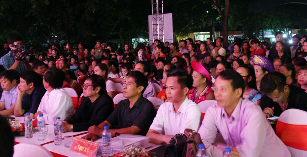 {keywords} {keywords}