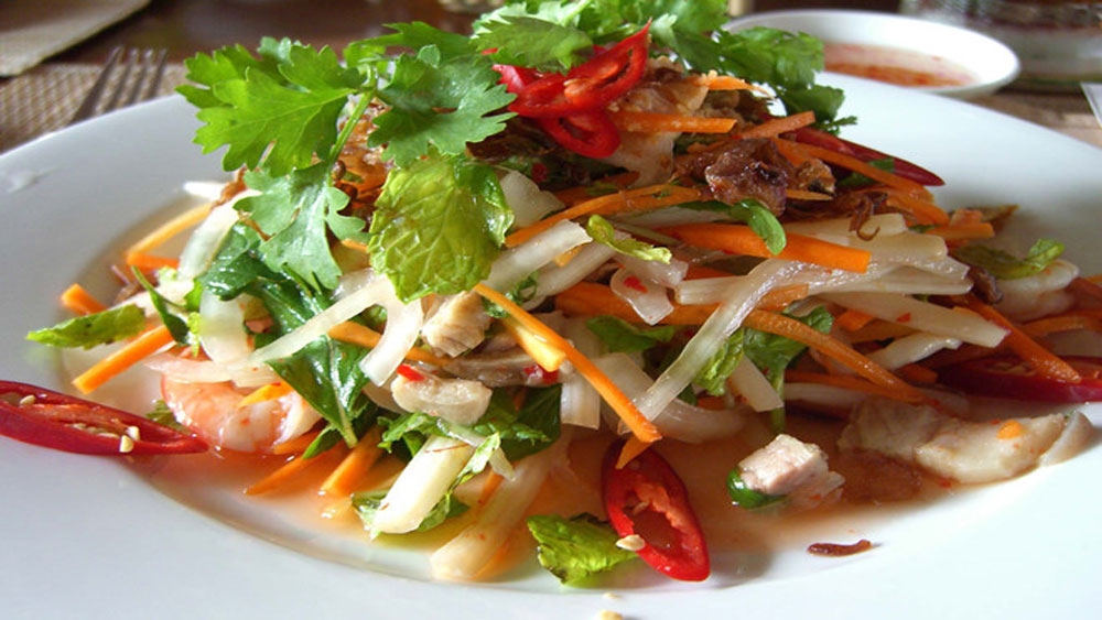 Goi ngo sen (Lotus stem salad)