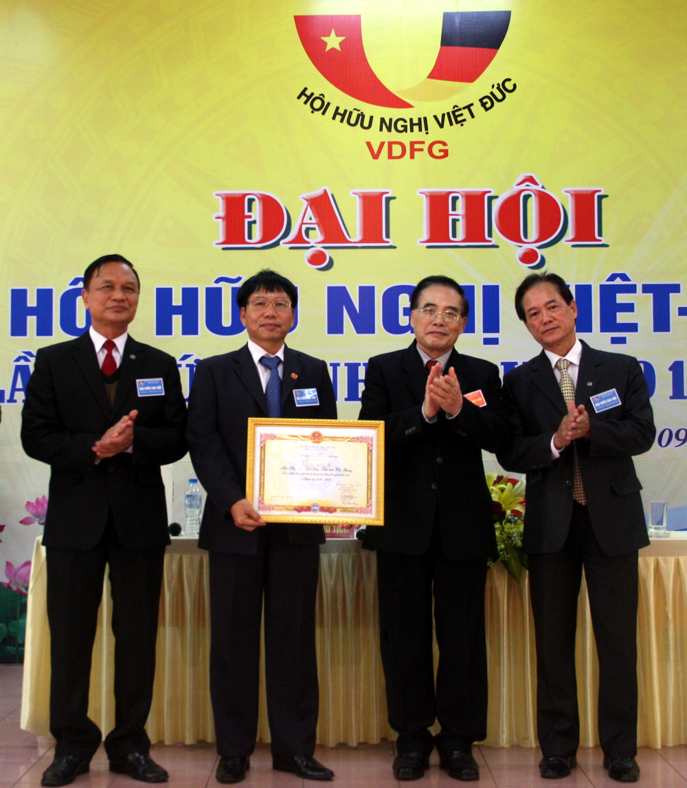 {keywords} {keywords}