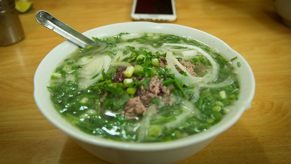 10 Hanoi food shops that don’t need a name to be famous