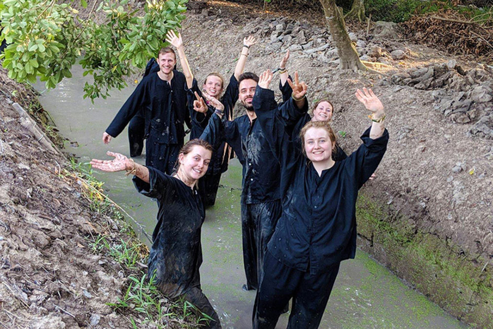 {keywords} {keywords}