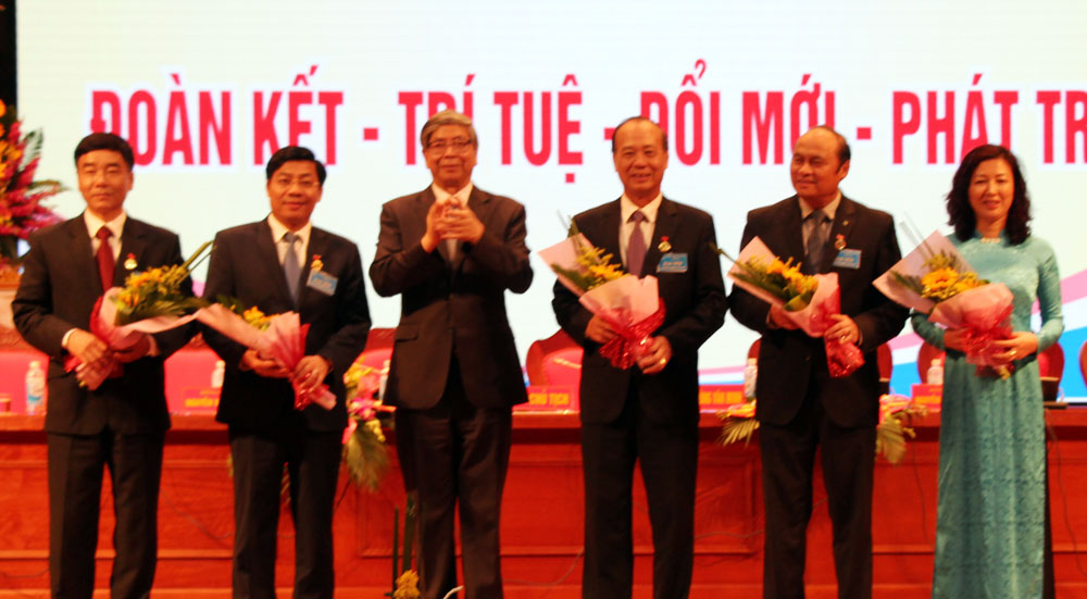 {keywords} {keywords}