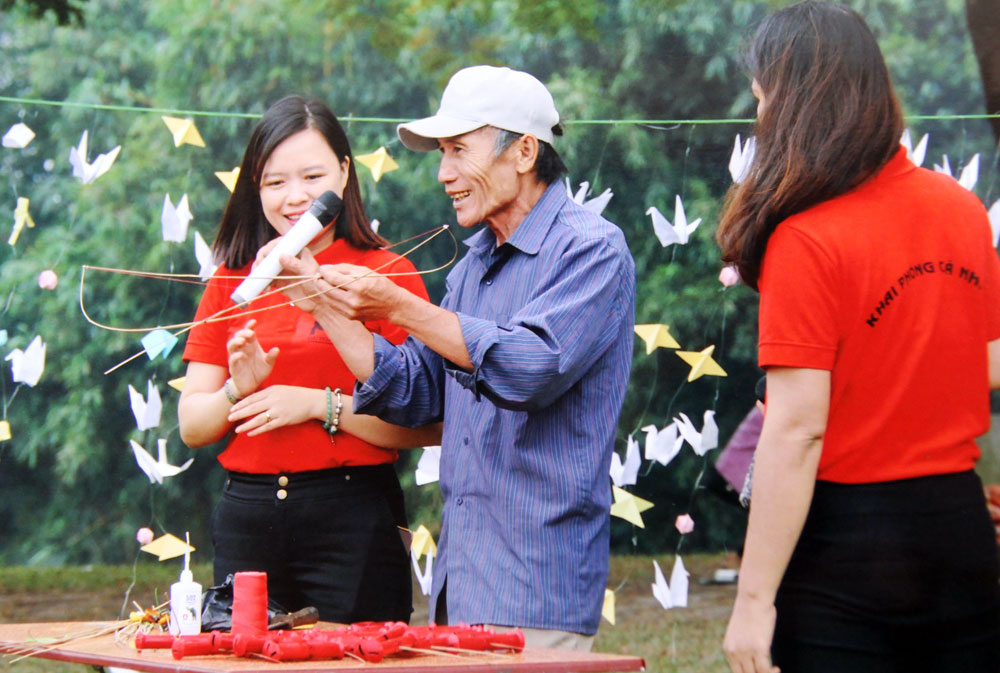 {keywords} {keywords}