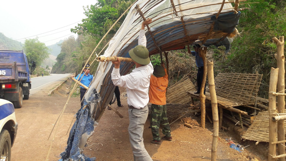 Chỉ đạo giải tỏa hành lang ATGT đường bộ