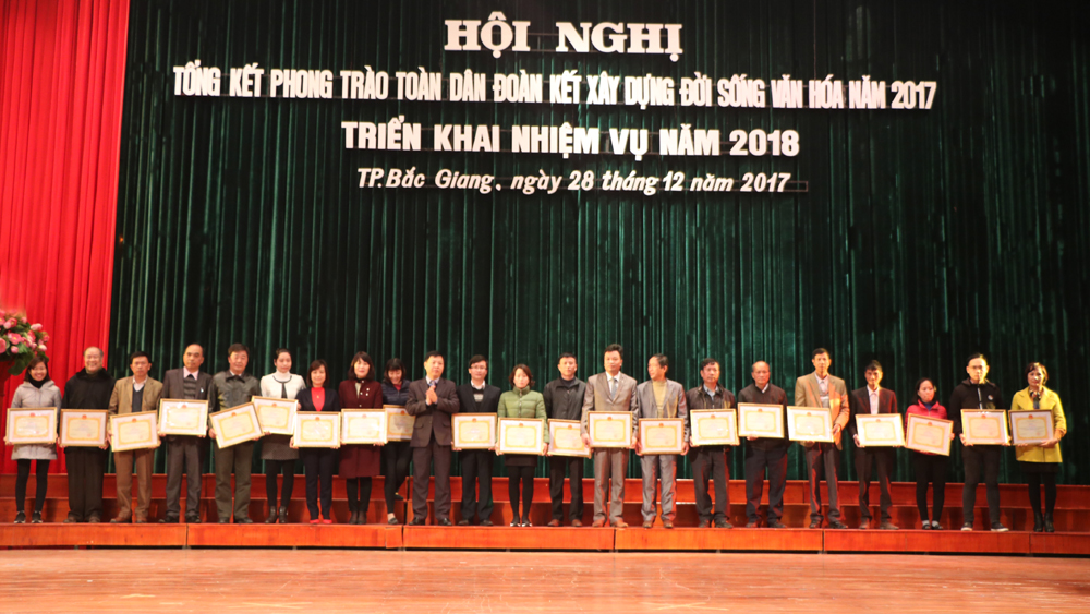 Hướng dẫn tổ chức hoạt động thi đua, khen thưởng