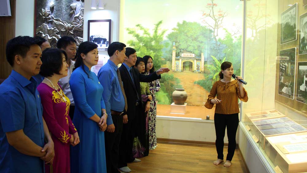 {keywords} {keywords}