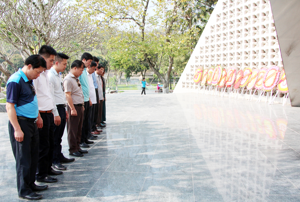 {keywords} {keywords}