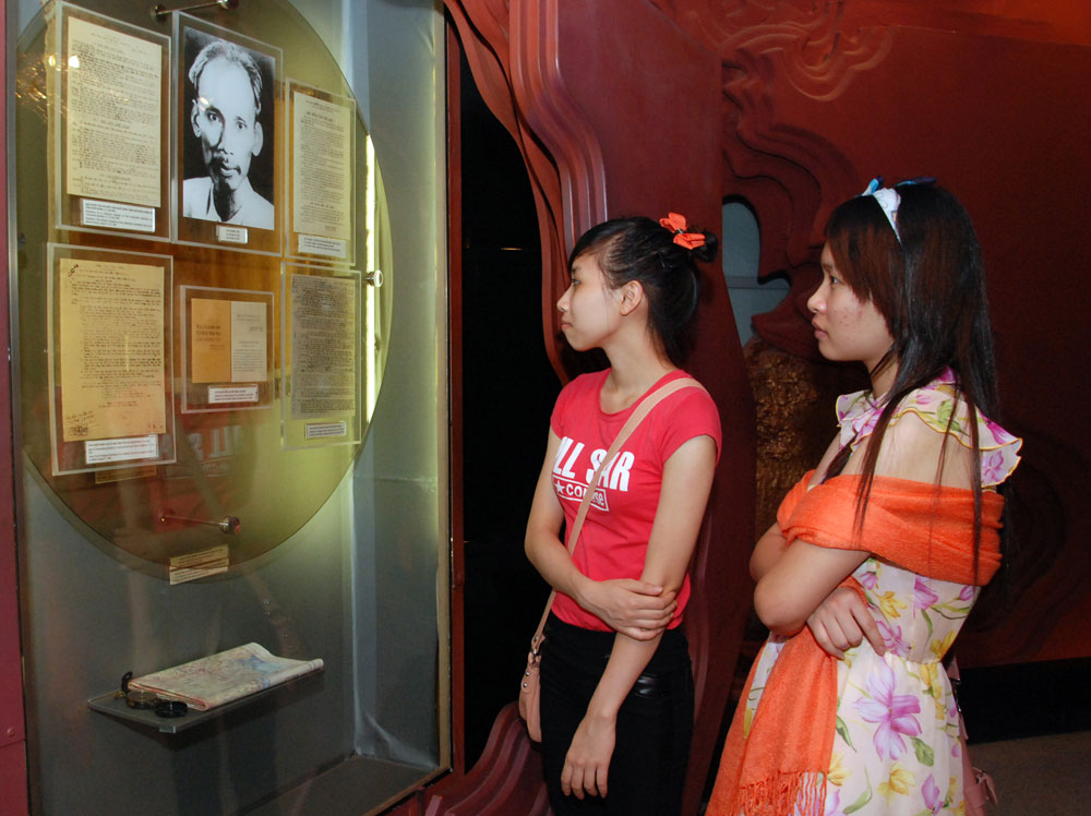 {keywords} {keywords}