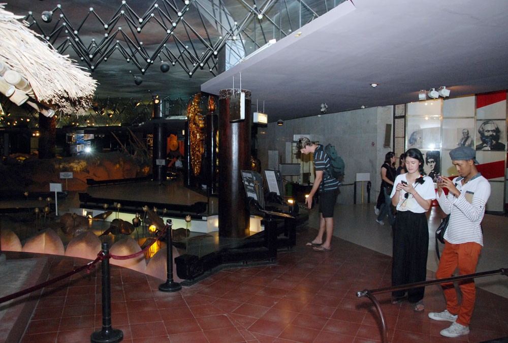 {keywords} {keywords}