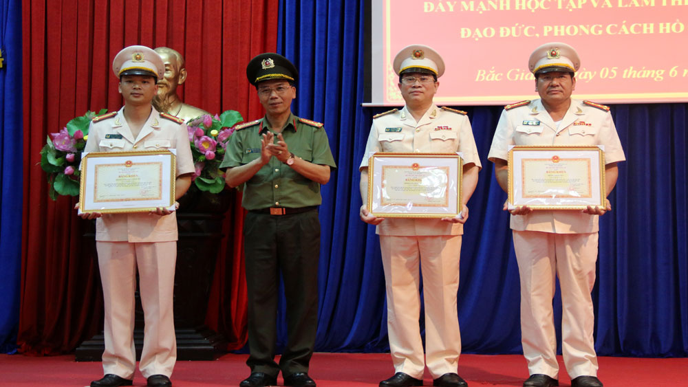 {keywords} {keywords}