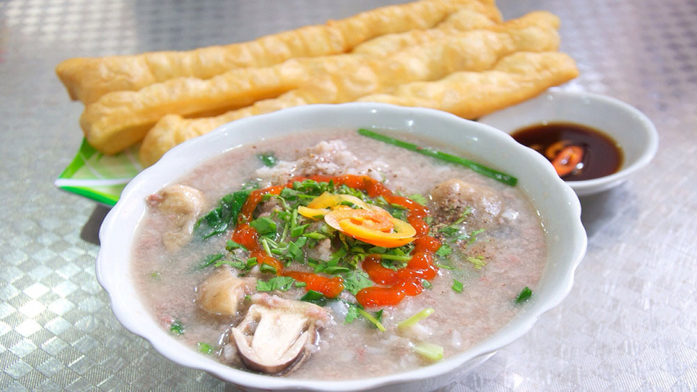 Bowls of ‘chao trai’ delight Hanoi