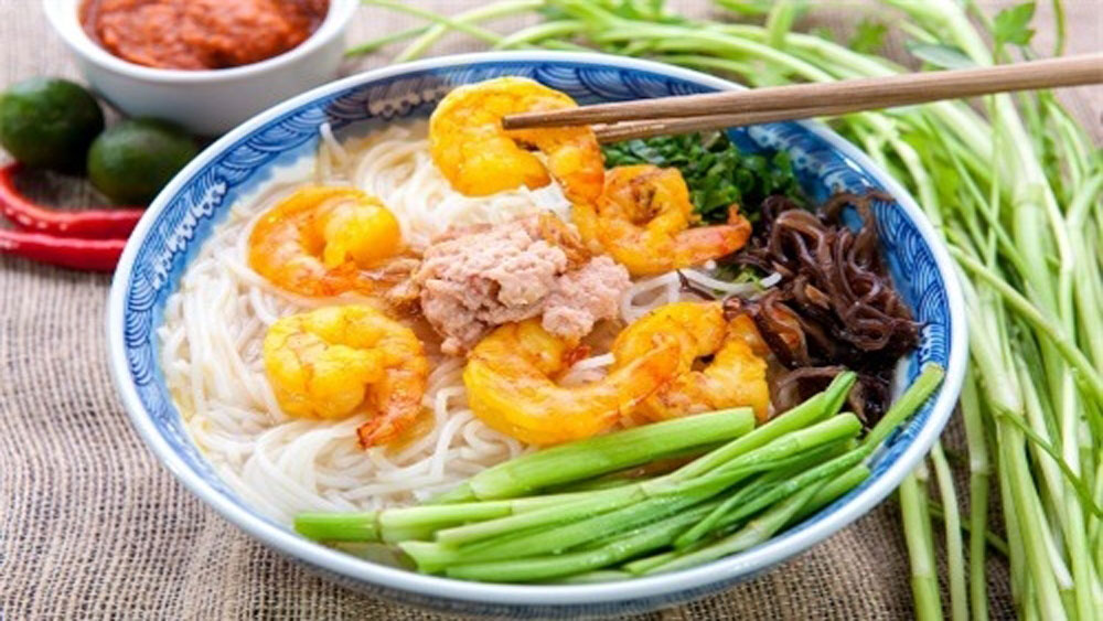 Bun Tom (shrimp vermicelli noodle)