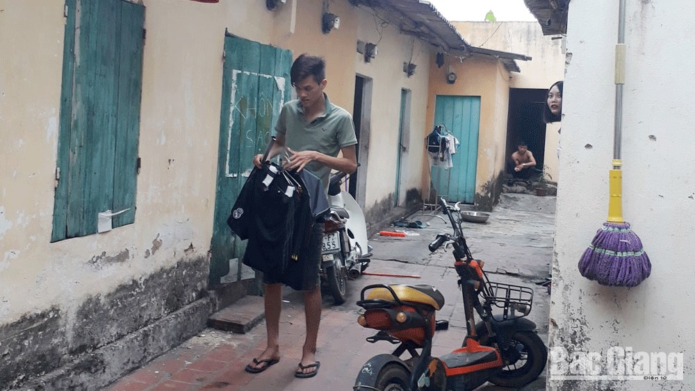 {keywords} {keywords}