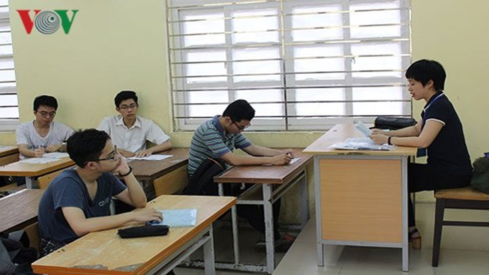Công bố điểm chuẩn và thí sinh trúng tuyển đại học đợt 1 vào 5-8