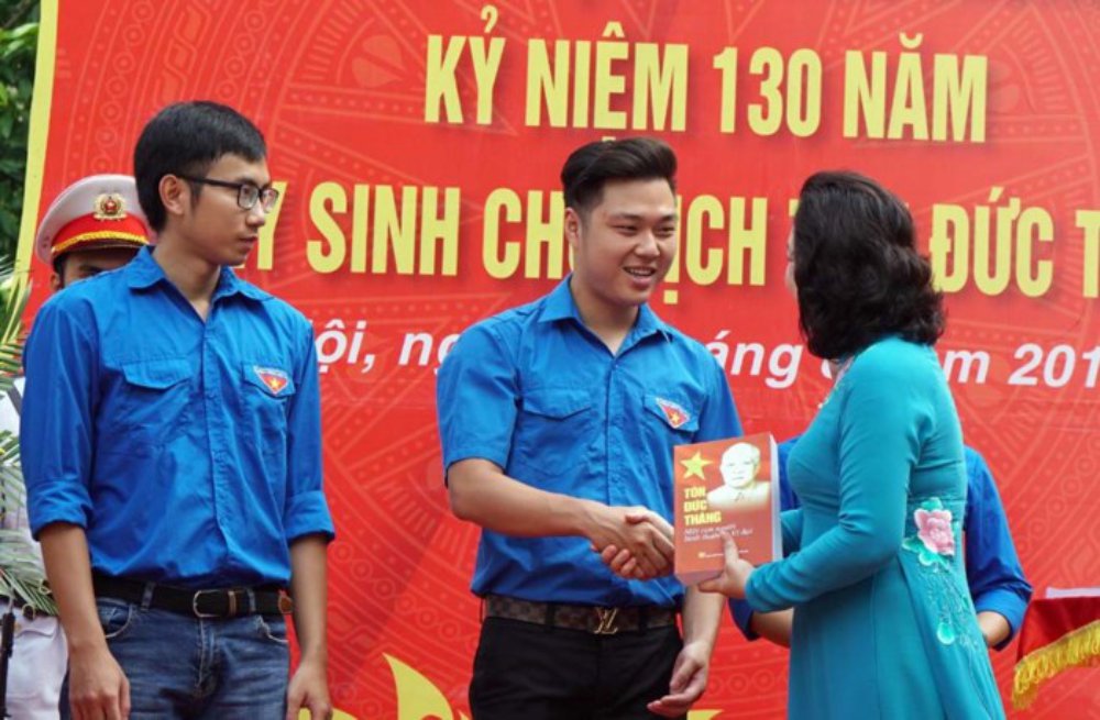 {keywords} {keywords}