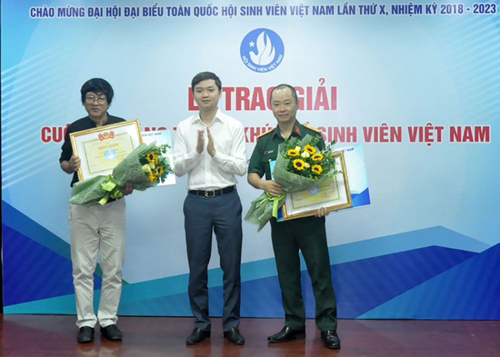 {keywords} {keywords}