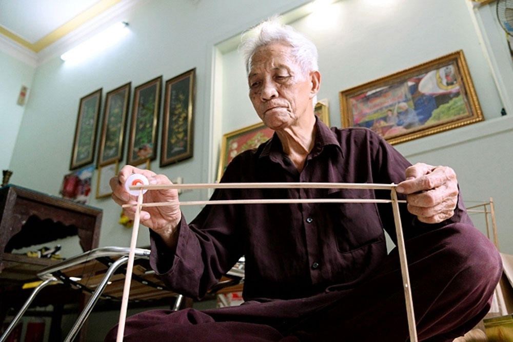 {keywords} {keywords}