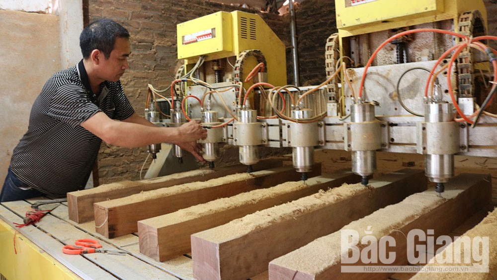 Giá trị sản xuất công nghiệp tăng gần 18%