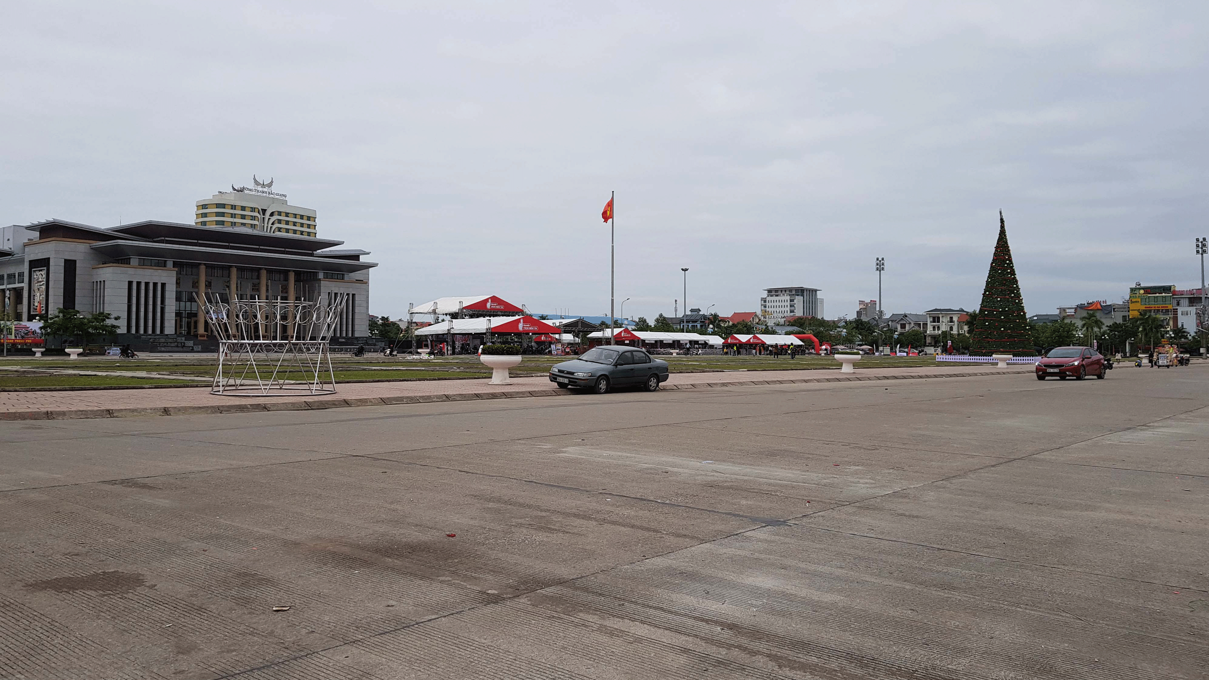 Bảo đảm vệ sinh môi trường sau cổ vũ bóng đá