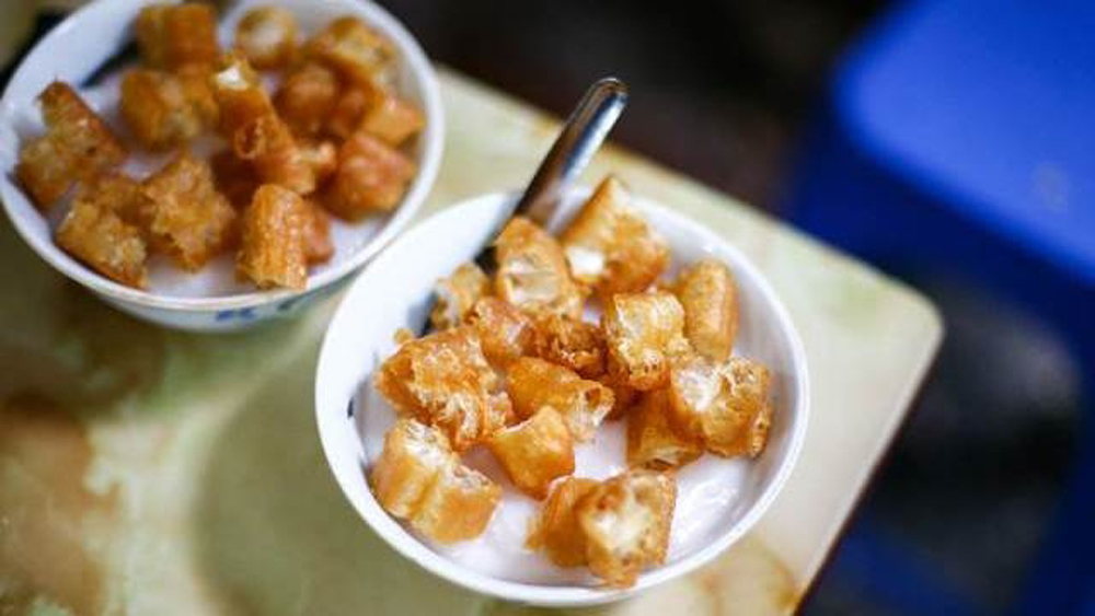 Have a bite of nostalgia with 'Chao suon'