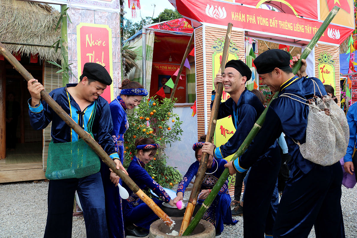 {keywords} {keywords}