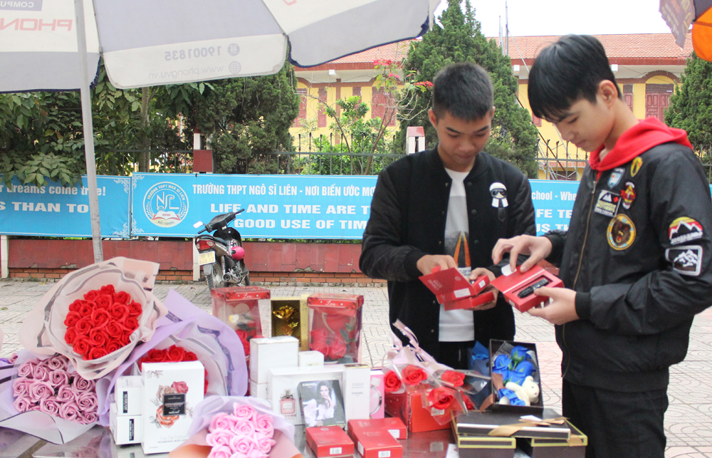 {keywords} {keywords}