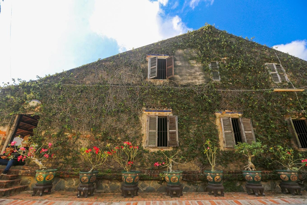 {keywords} {keywords}