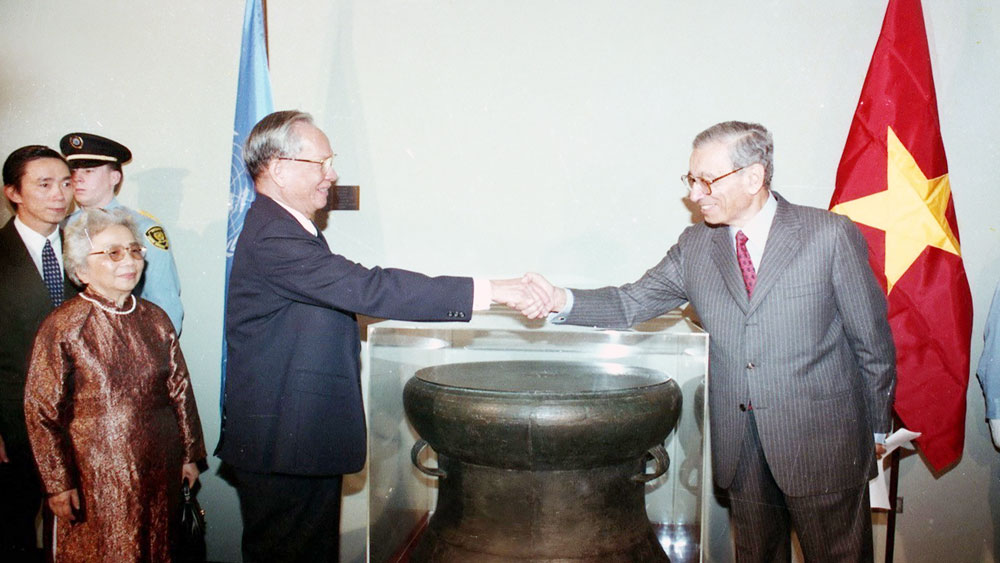 {keywords} {keywords}