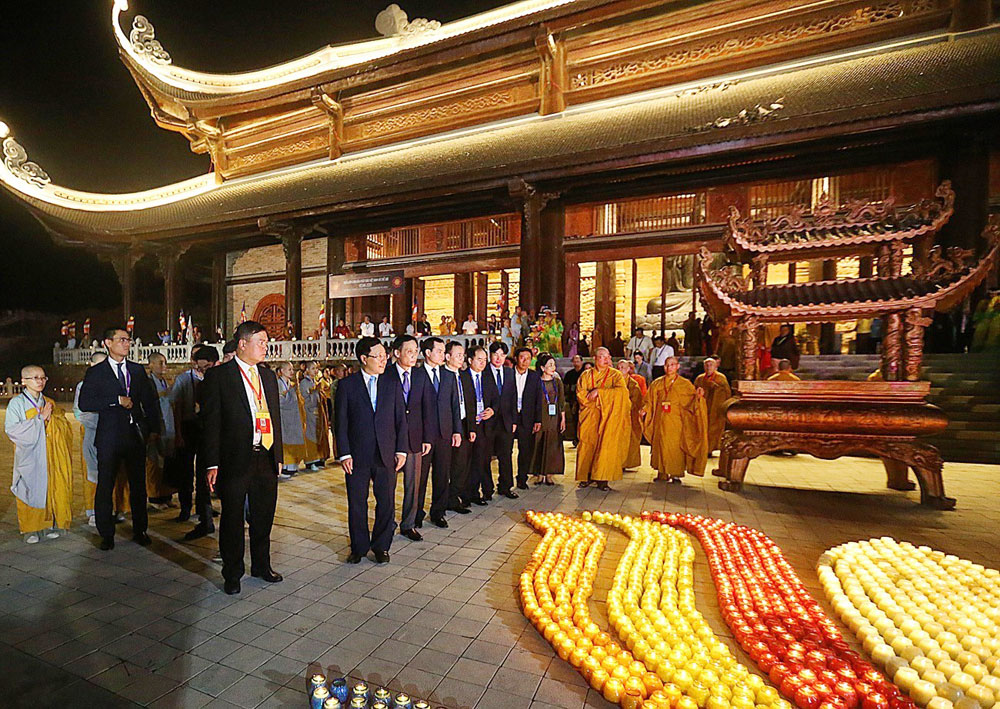 {keywords} {keywords}