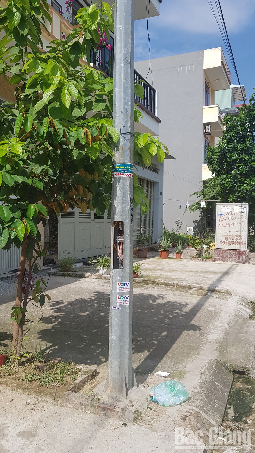 {keywords} {keywords}