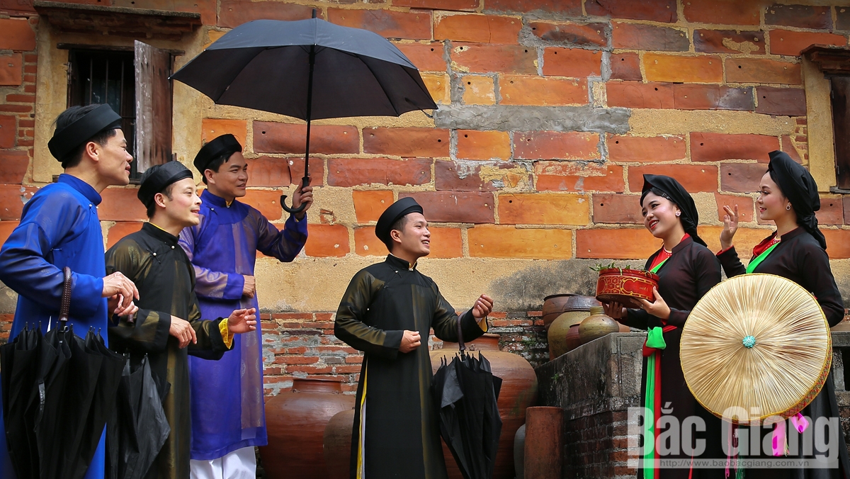 Người quan họ mời trầu