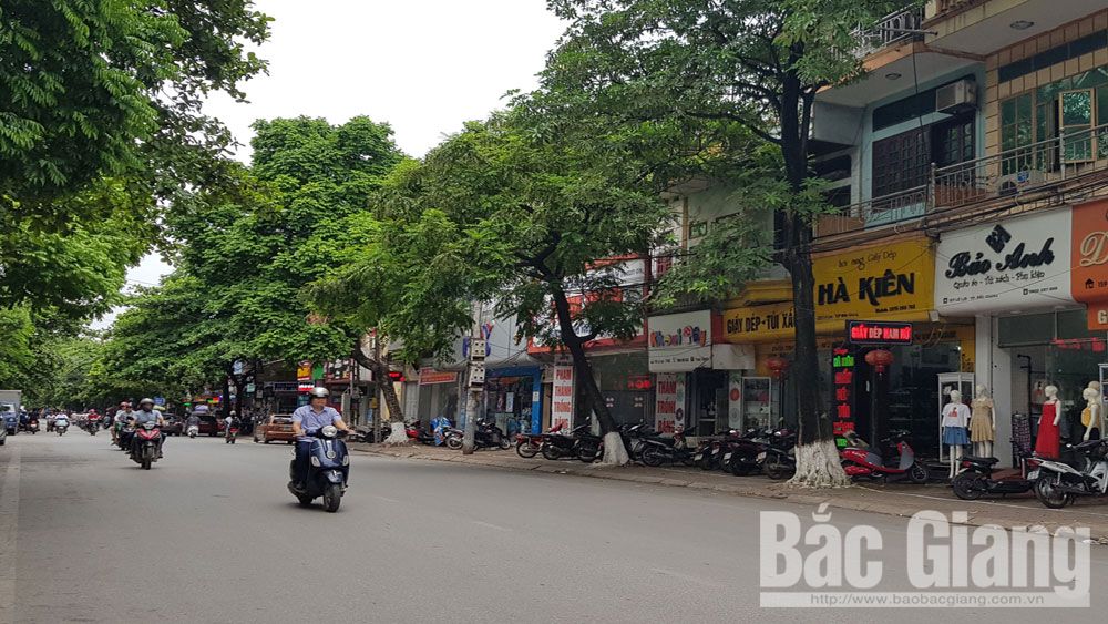 Tuyến phố văn minh  thương mại còn... ngổn ngang