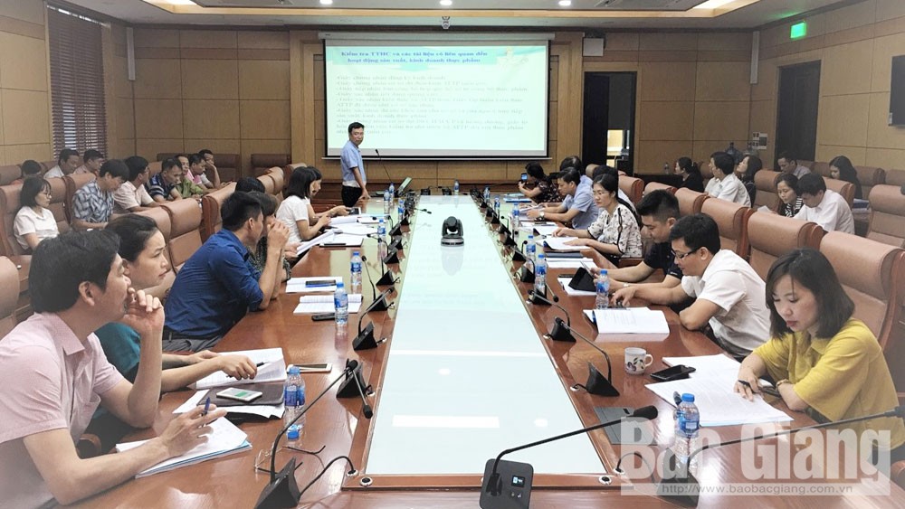 Nâng cao kiến thức vệ sinh an toàn thực phẩm cho cán bộ cơ sở