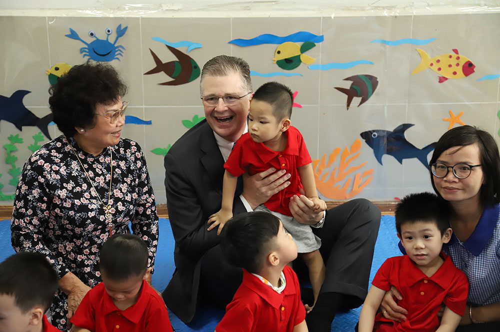 {keywords} {keywords}