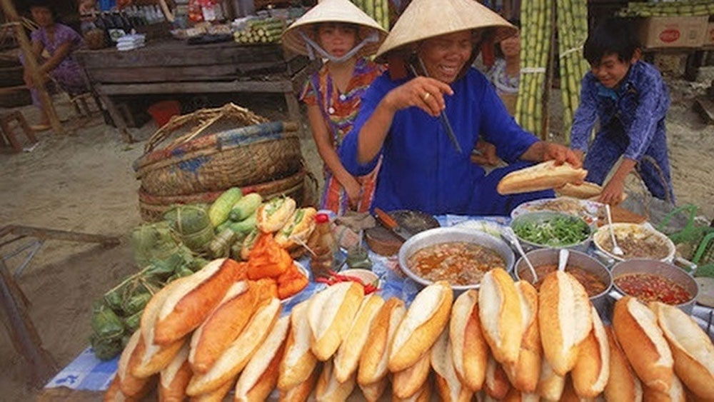 Story of Vietnamese “banh mi” introduced in foreign newspaper