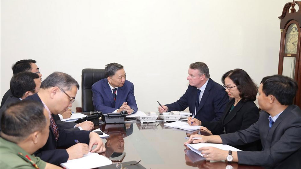 {keywords} {keywords}