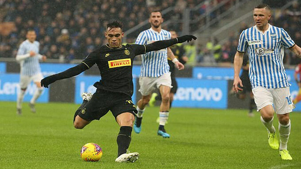 Inter chiếm vị trí dẫn đầu từ tay Juventus