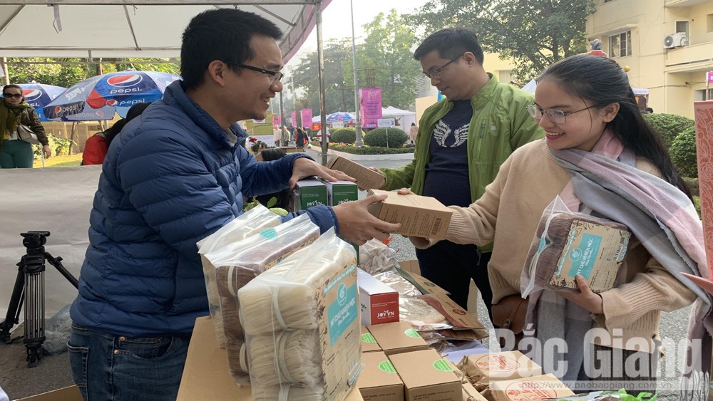 Bac Giang showcases 3 specialty booths at International Food Festival