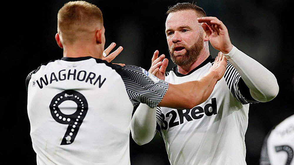 Rooney tỏa sáng trong ngày trở lại bóng đá Anh
