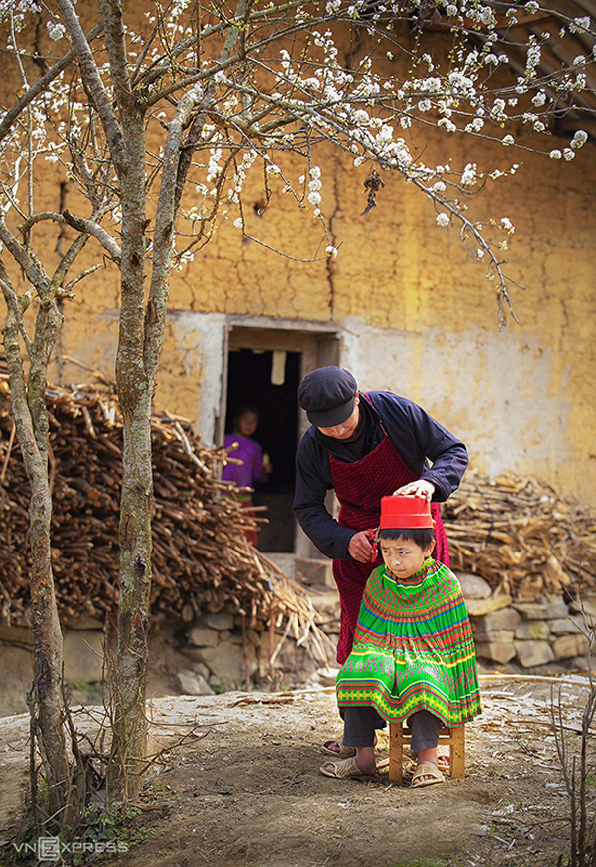 {keywords} {keywords}