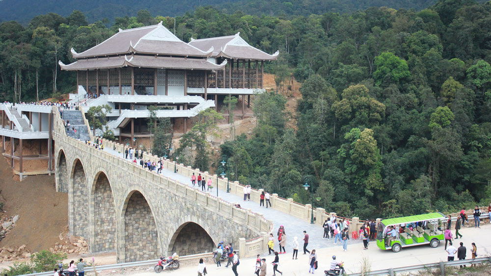 “Chắp cánh” cho du lịch Sơn Động