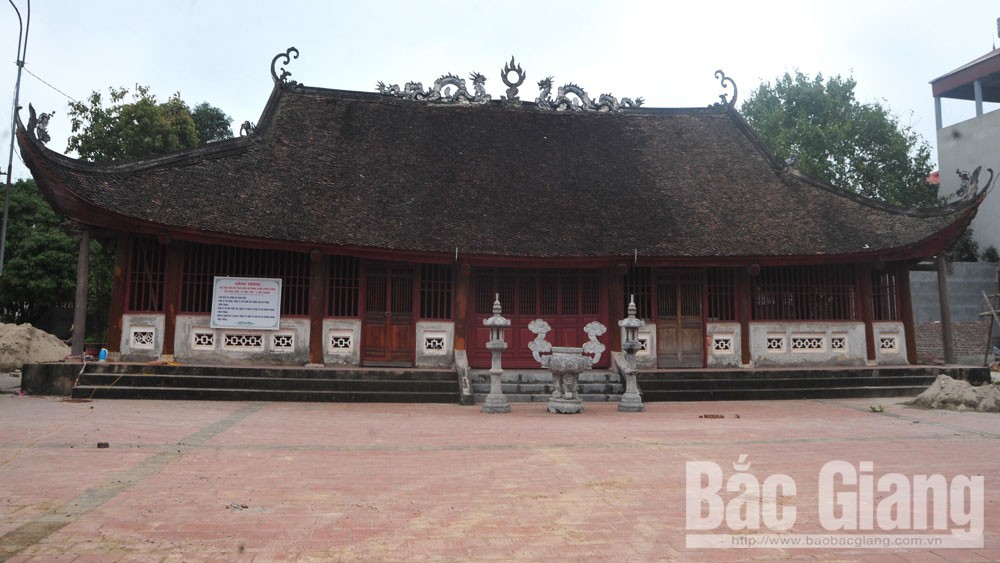 Ngôi đình cổ ở miền quê văn vật