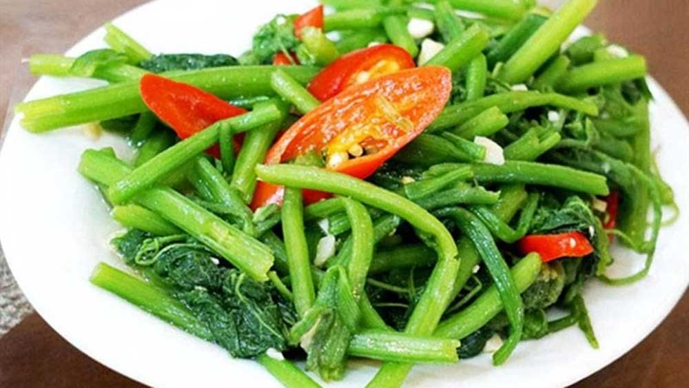 Simple but delicious: stir fried pumpkin buds with garlic