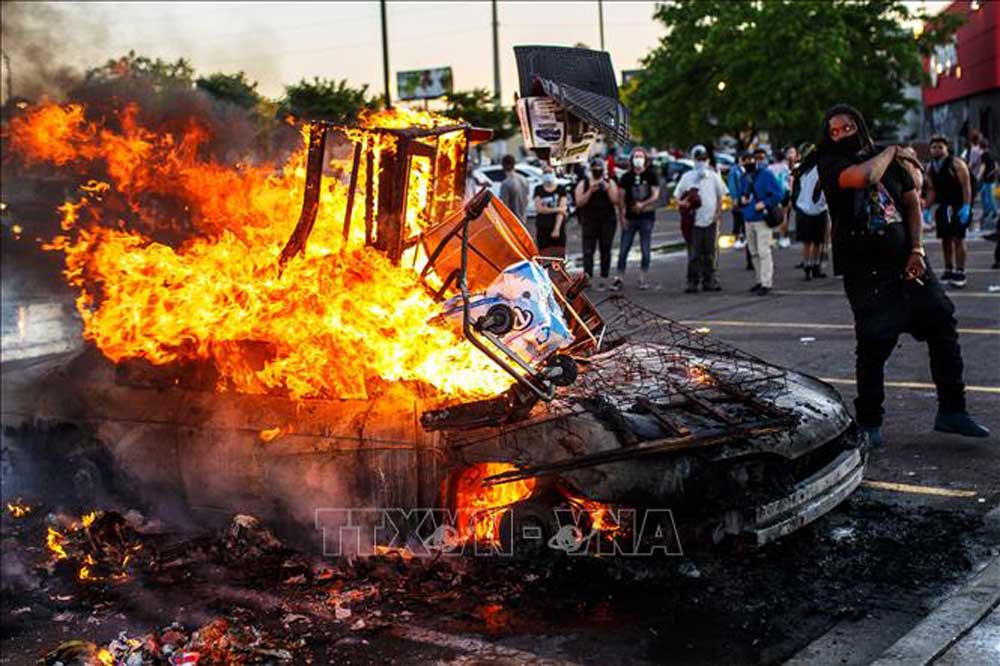 {keywords} {keywords}