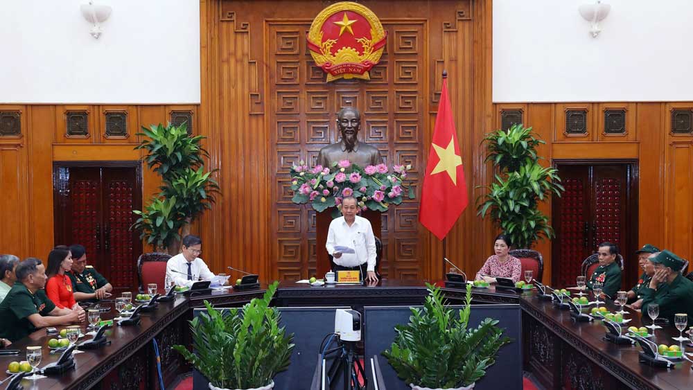 {keywords} {keywords}